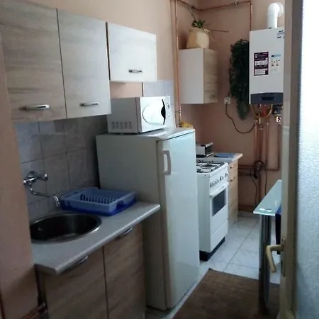 Lucia Apartman *